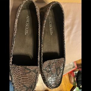 Its looks new Aerosoles